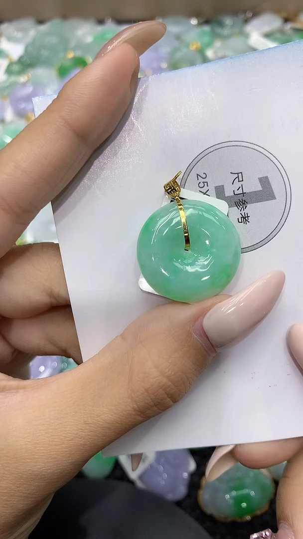 颈饰18K金镶嵌翡翠111111111111