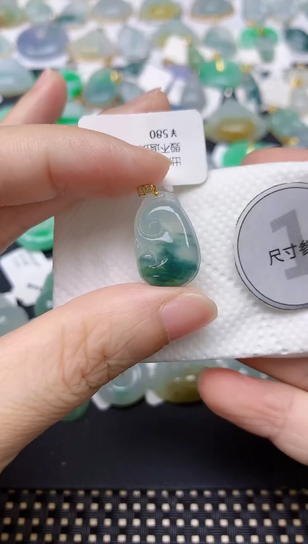 翡翠18K金镶嵌颈饰天然缅甸A货翡翠