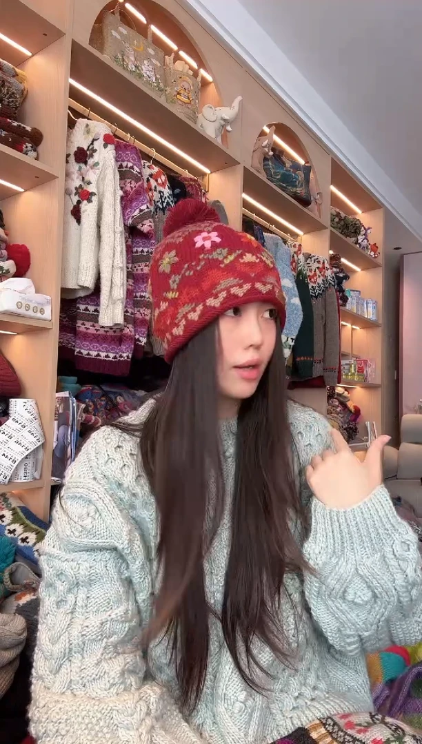羊毛红色单球帽