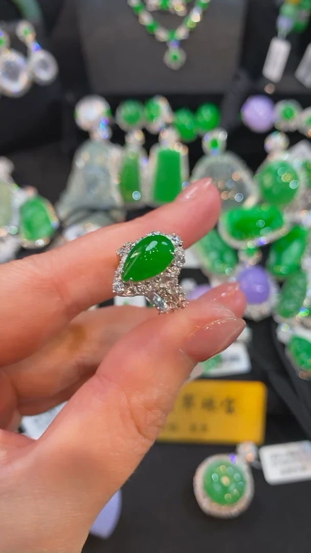 【闪购商品】翡翠颈饰未镶嵌戒指
