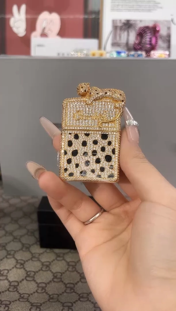 镜面ZIPPO满钻金钱豹单机加内胆