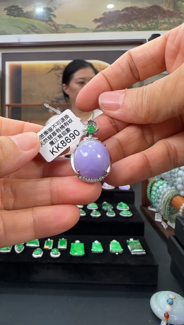 翡翠18K金镶嵌颈饰KK8690蛋面