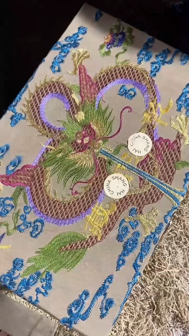 香榧木（1个闷包卡其色盘龙大盒子）