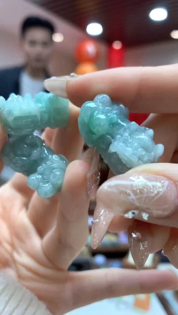 【闪购商品】翡翠吊坠(不含链)未镶嵌貔貅多样性发货1件