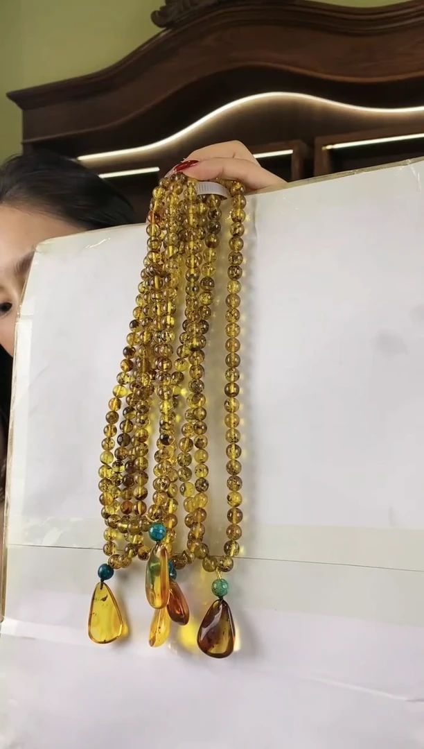 未镶嵌颈饰琥珀多样性发一