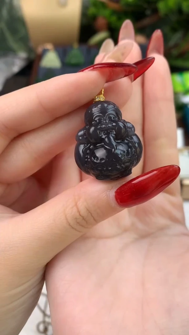 颈饰未镶嵌和田玉吊坠