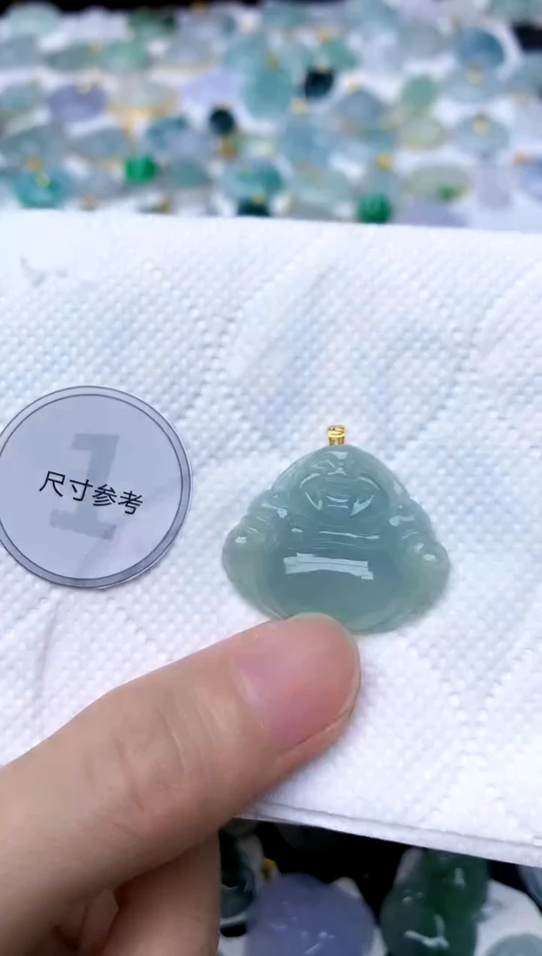 颈饰18K金镶嵌翡翠天然A货翡翠