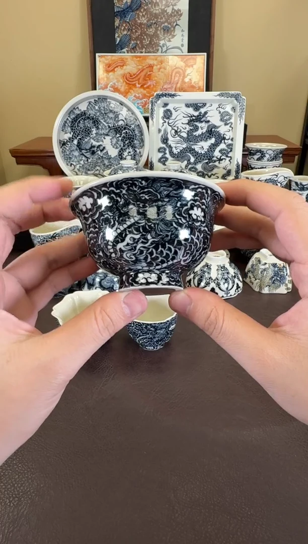 二号釉云墨麒麟压手杯