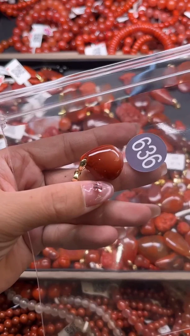 南红玛瑙未镶嵌珠宝奇石636