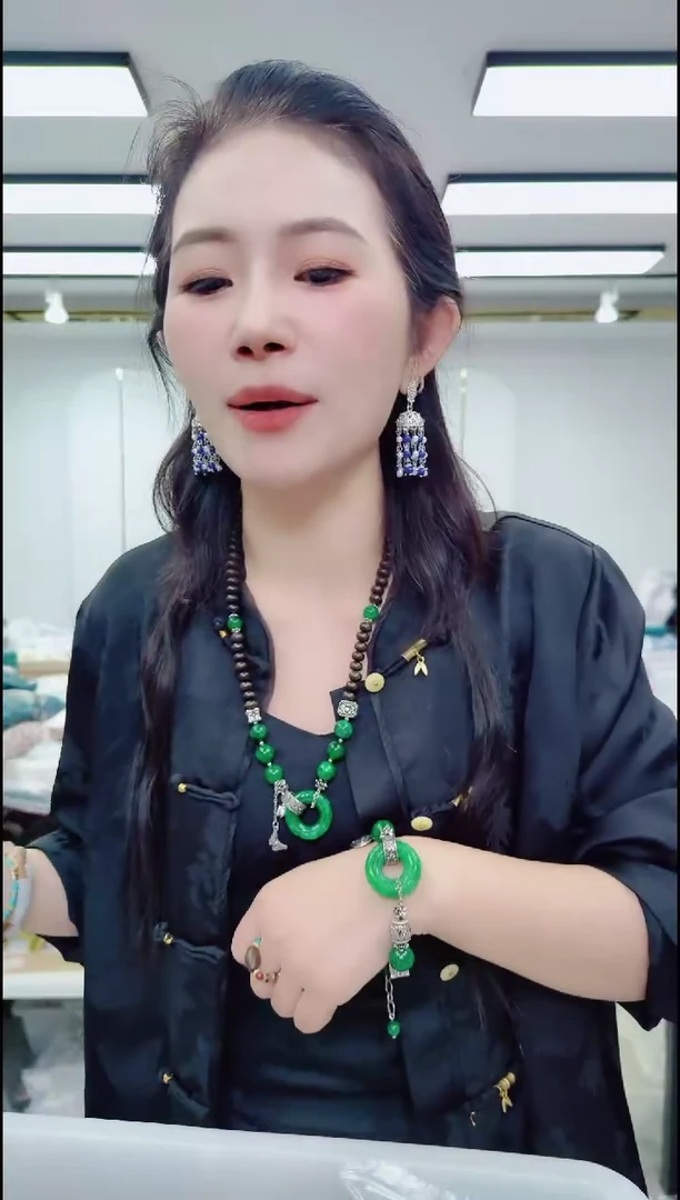 无非金属1495绿圆扣一套