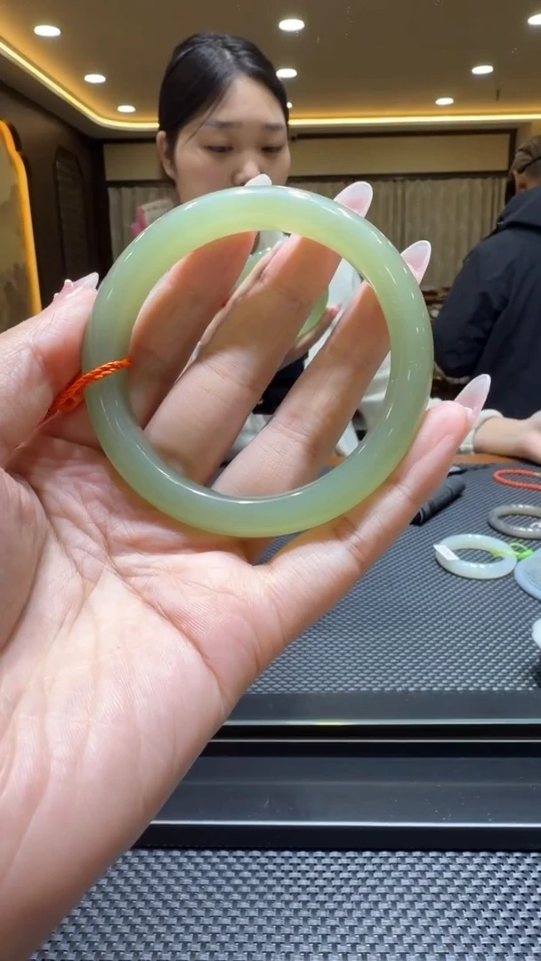 颈饰未镶嵌和田玉手镯60