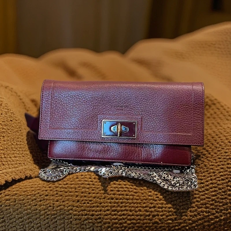 95新 Givenchy/纪梵希 酒红色斜挎包 1184 3761