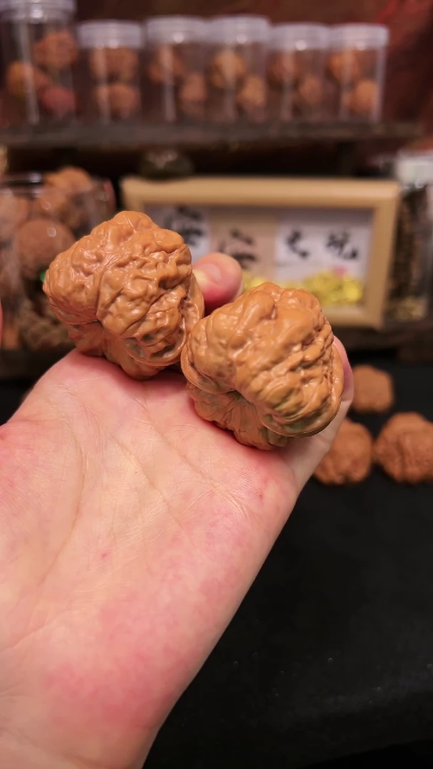 文玩核桃把件金蟾蛤蟆头 掐腰蹬腿儿大胖蛙41mm