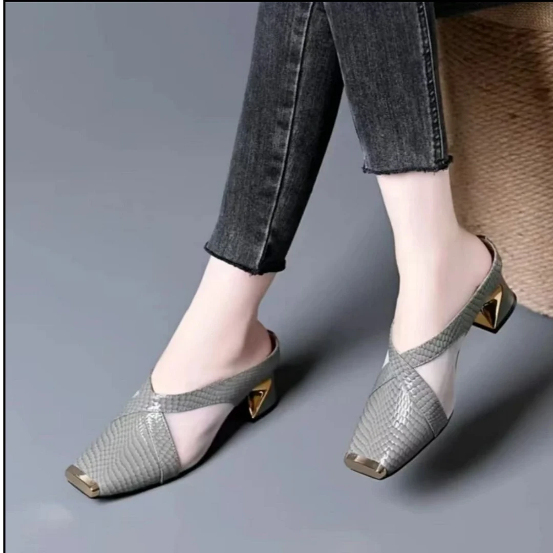 尖头粗跟凉拖鞋女夏季外穿中跟软皮2025年新款镂空懒人包头半拖鞋