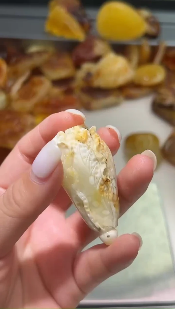 裸石琥珀未镶嵌琥珀蜜蜡吊坠