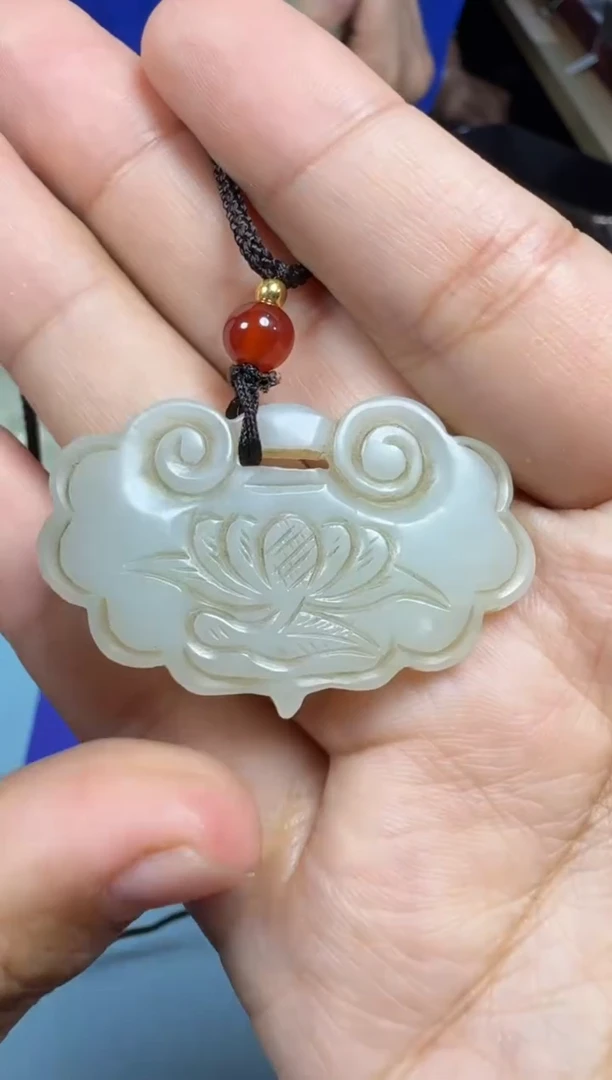 和田玉未镶嵌颈饰1