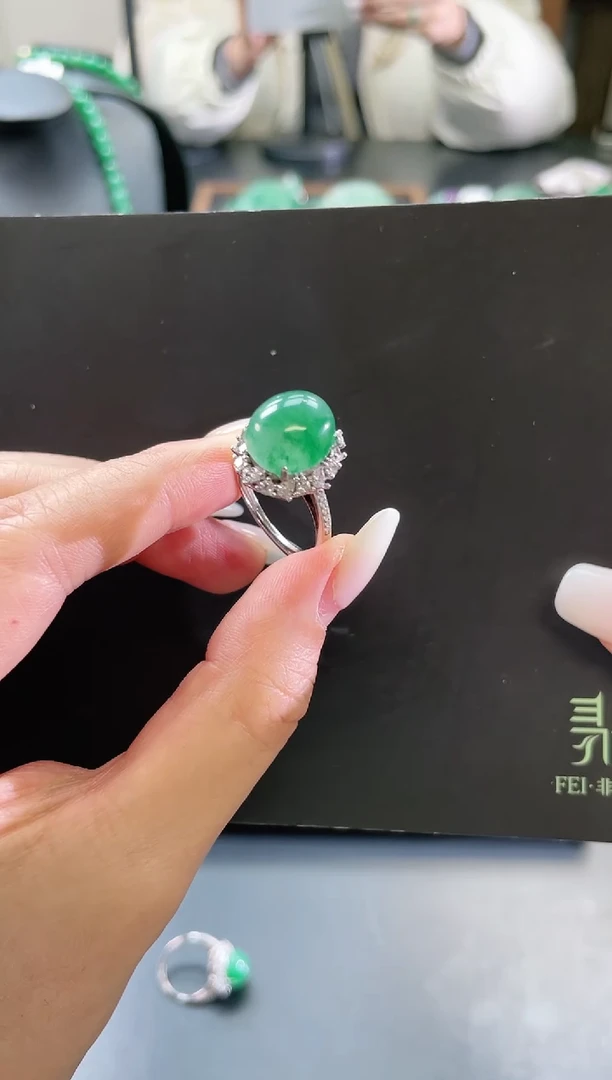 银S925镶嵌石英质玉戒指银蛋面