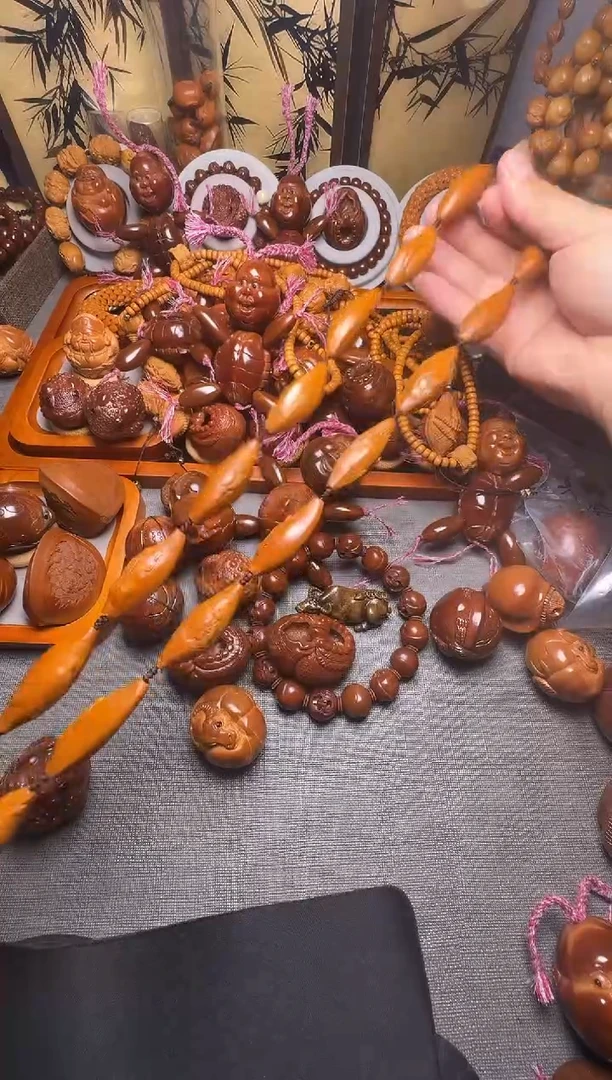 手串橄榄核《****》十八罗汉无相佛脖挂