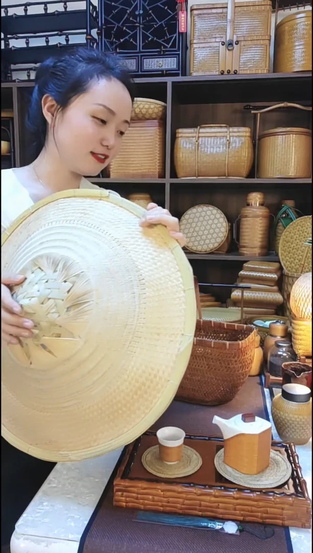 主编帽子圆形得到