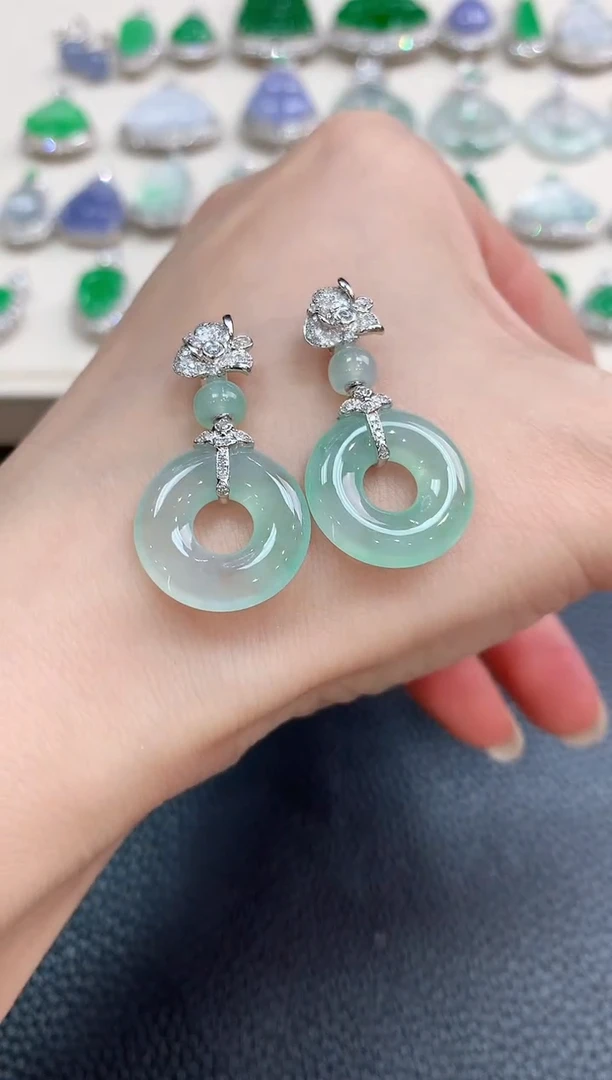 【闪购商品】翡翠吊坠(不含链)18K金镶嵌b76多样性一件发货