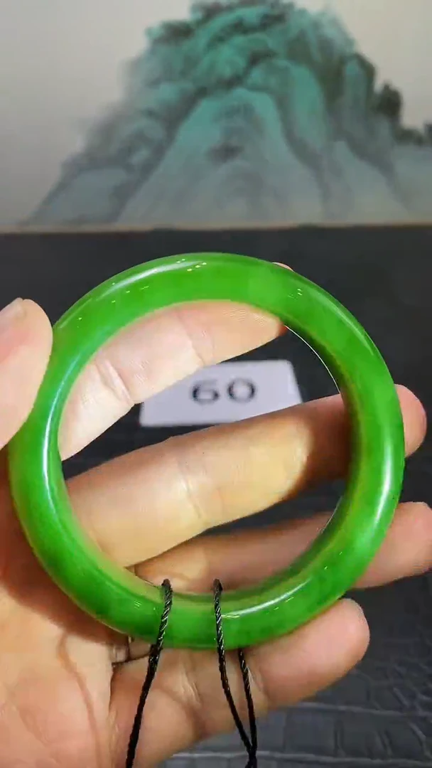 和田玉（碧玉）手镯未镶嵌一个