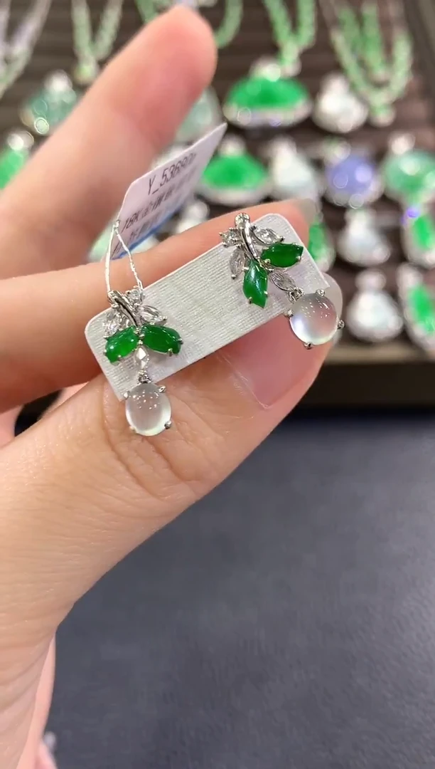 18K金镶嵌翡翠耳饰q49