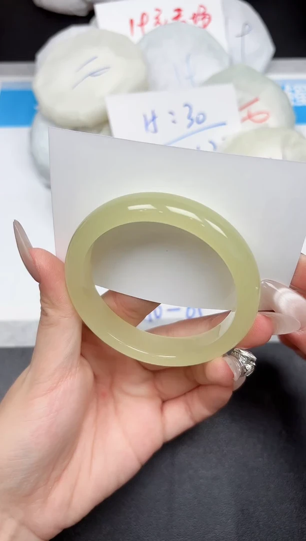 未镶嵌手镯石英质玉173-57.7