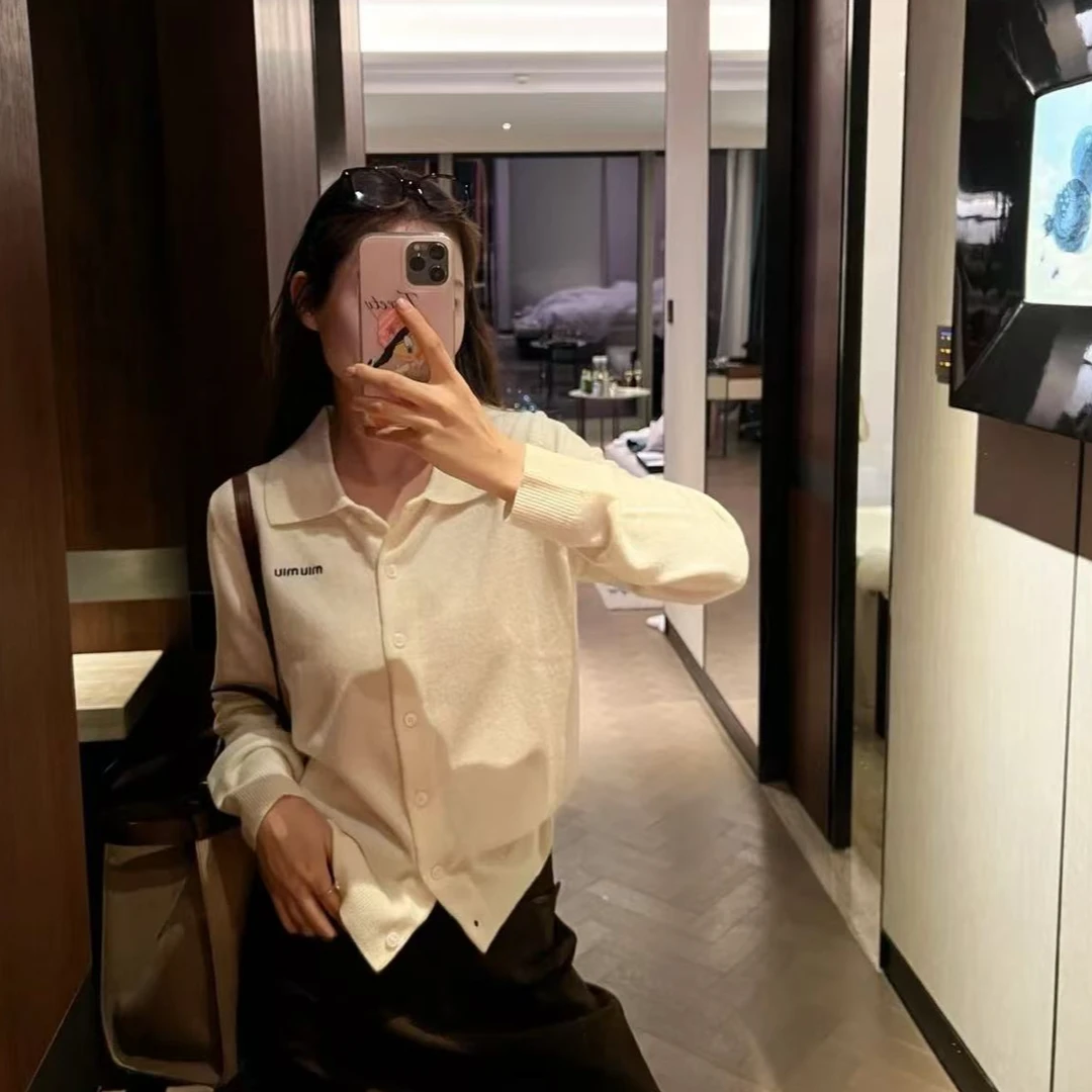 99新 MIU MIU/缪缪 24fw新款白色polo领羊绒开衫 42码