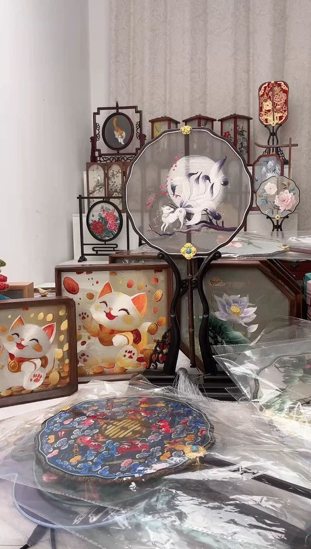 扇子苏绣作品手工团扇