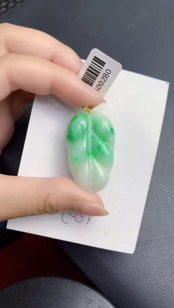 翡翠18K金镶嵌颈饰000000000