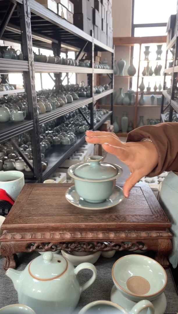 【闪购商品】瓷片天青元宝盖碗。。。