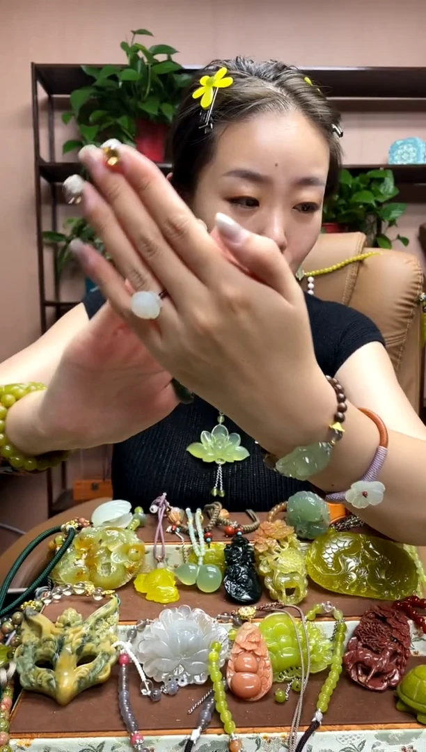 未镶嵌岫玉吊坠·