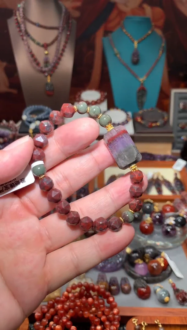 未镶嵌珠宝半成品水晶极光无事牌红伊丁手串