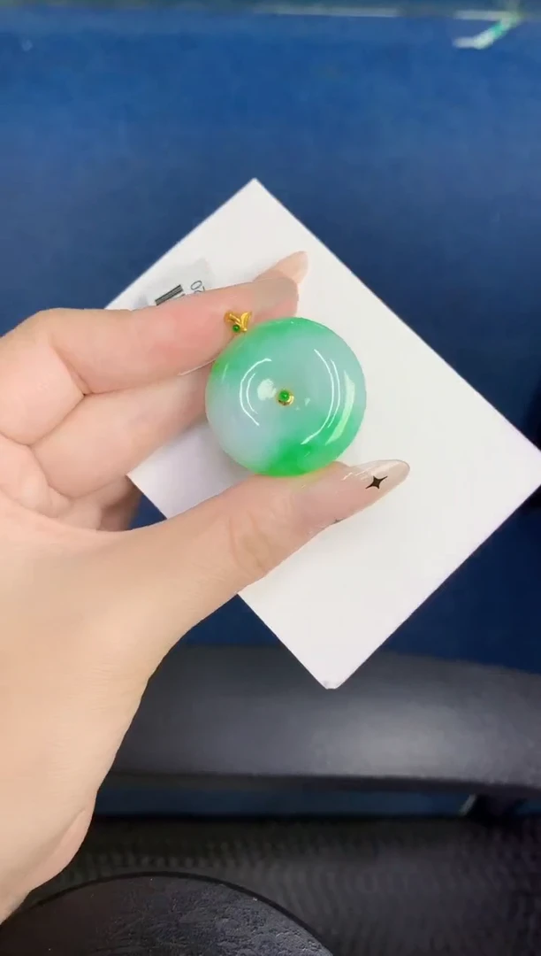 颈饰18K金镶嵌翡翠缅甸天然翡翠A货