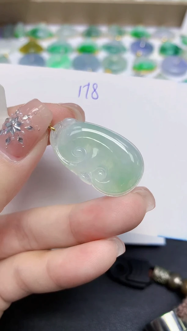 颈饰18K金镶嵌翡翠天然缅甸翡翠A货翡翠百元以上9元证书费自理