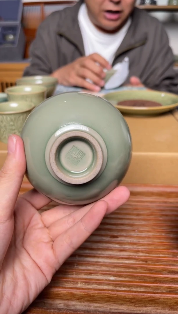 瓷器耀州窑纯手工素面玉兰杯  微瑕