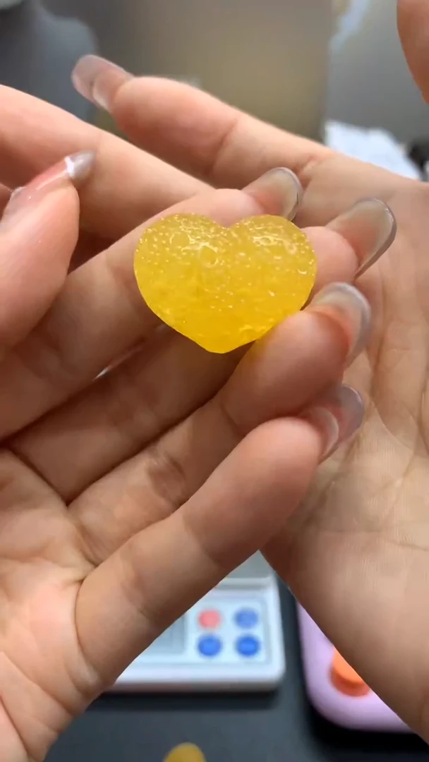 未镶嵌琥珀珠宝奇石1440