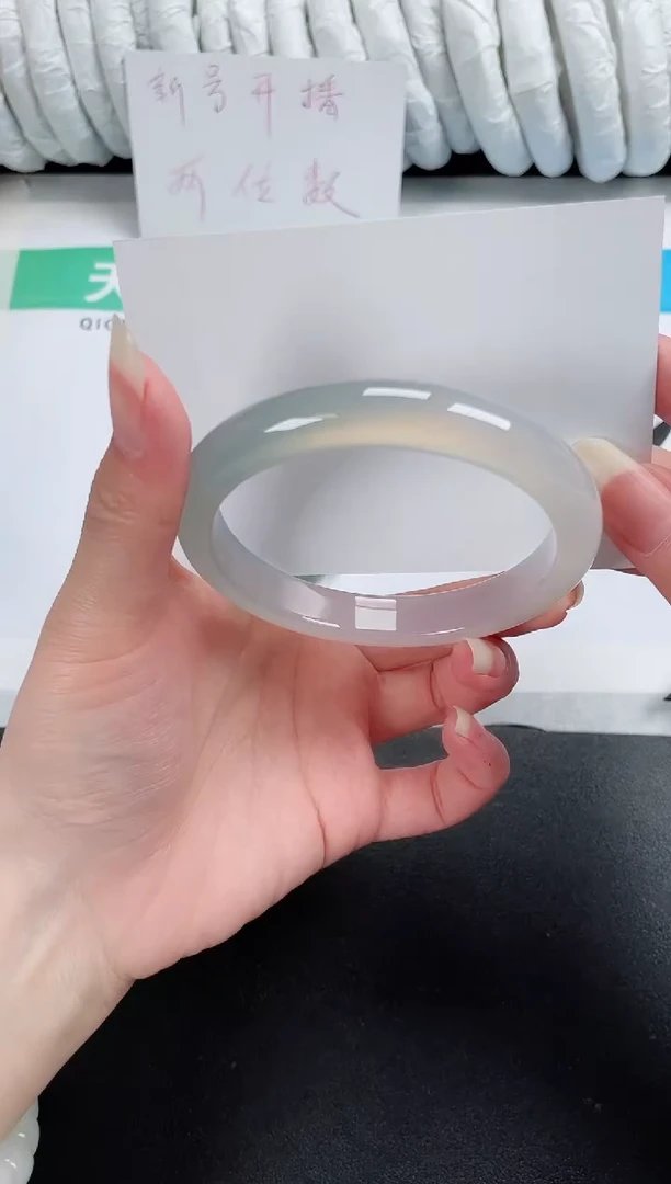 【闪购商品】石英质玉手镯未镶嵌242-62.6