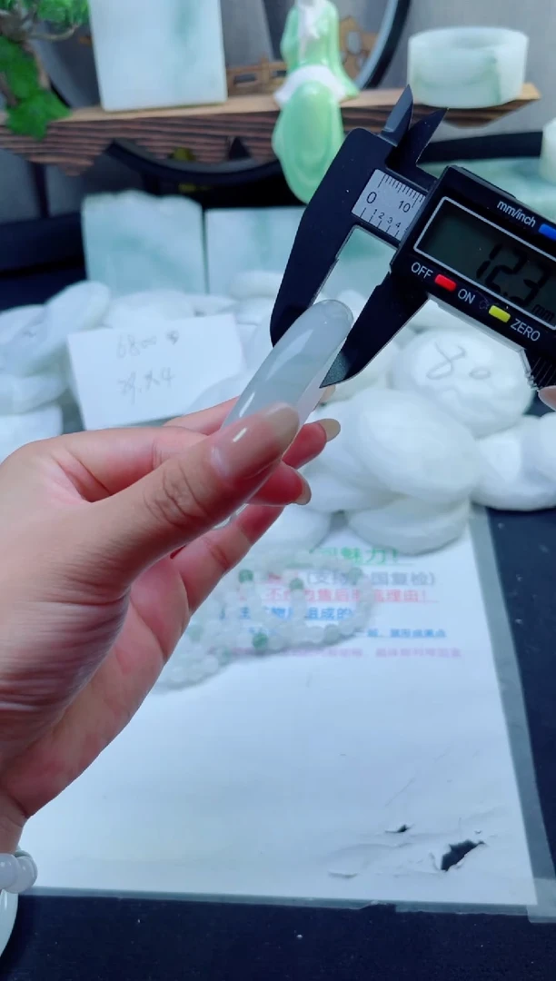 石英质玉手镯未镶嵌48