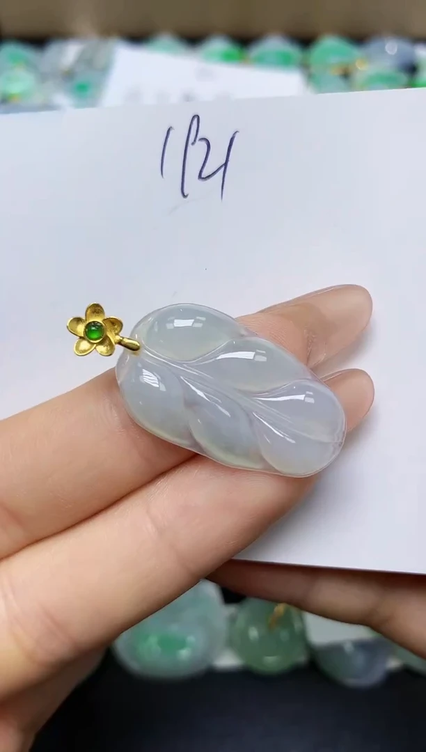 翡翠未镶嵌颈饰 天然缅甸翡翠A货