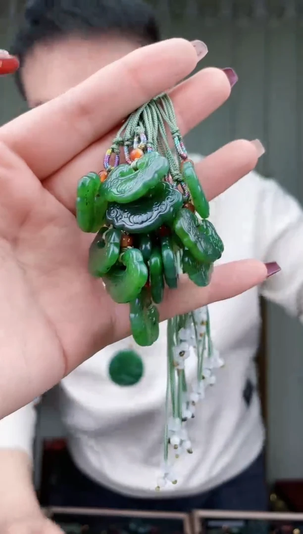 【闪购商品】和田玉挂件未镶嵌拍一发一，多样性发货