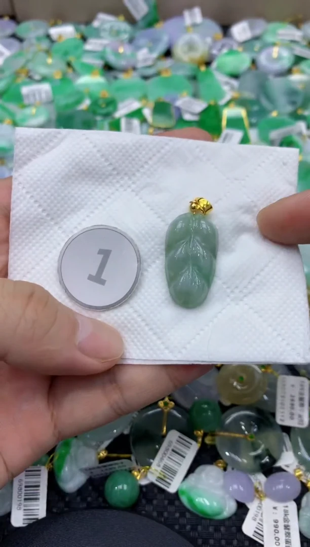 颈饰未镶嵌翡翠天然缅甸翡翠A货