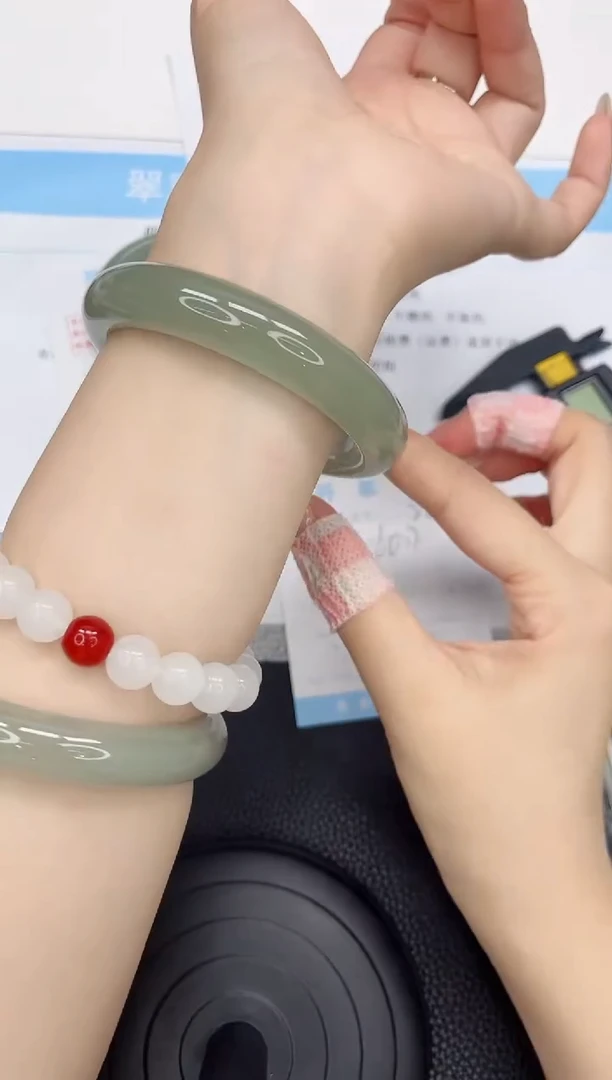 石英质玉手镯未镶嵌200-60.7