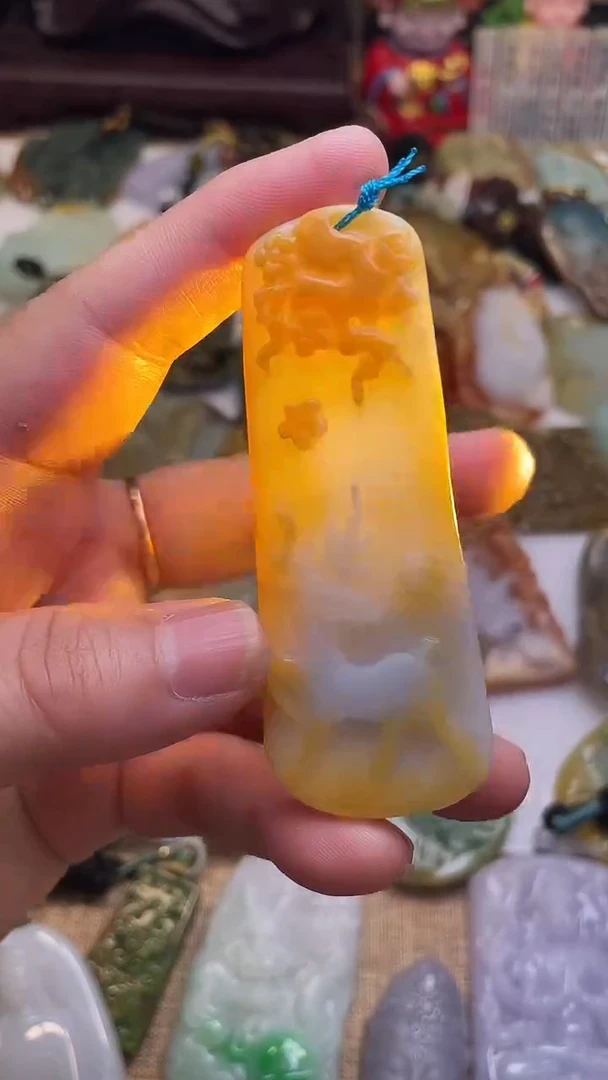 颈饰未镶嵌翡翠鹿