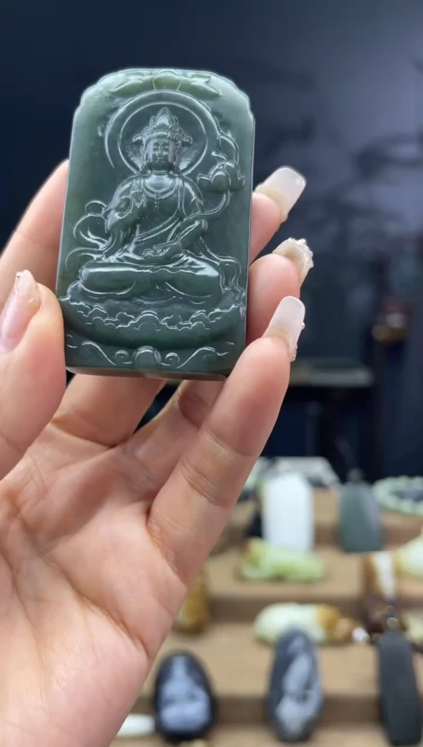 颈饰未镶嵌和田玉1