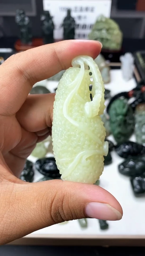 颈饰未镶嵌和田玉1