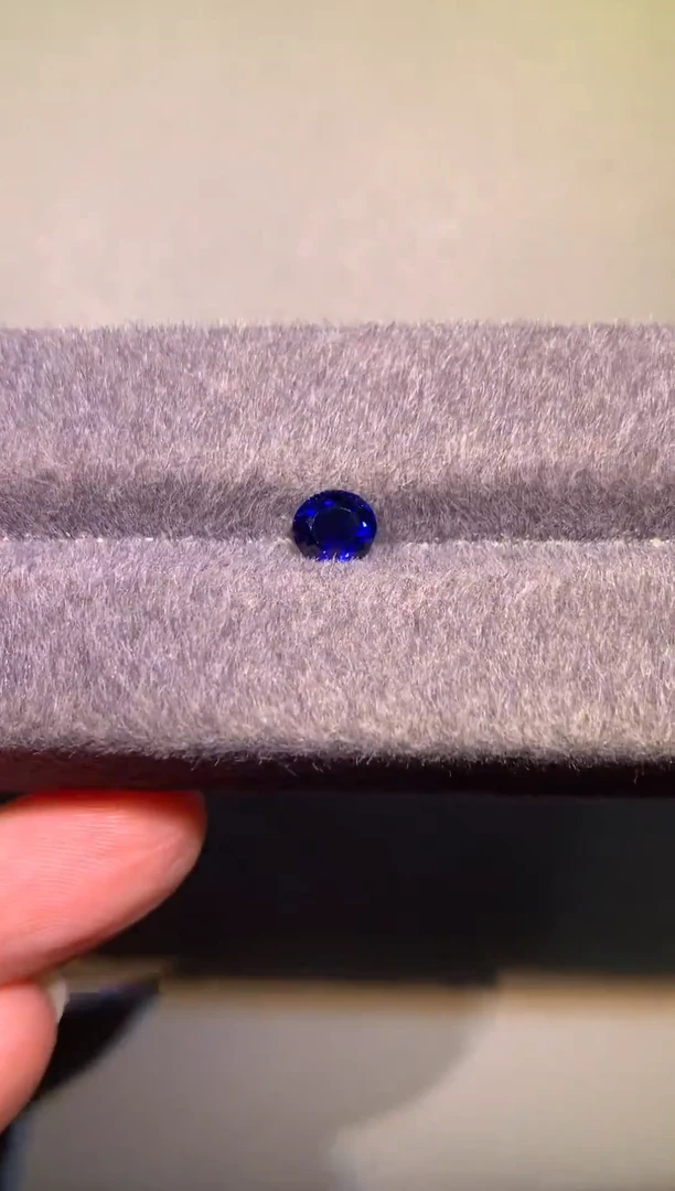 裸石蓝宝石1.08ct老烧皇家蓝吉尔德