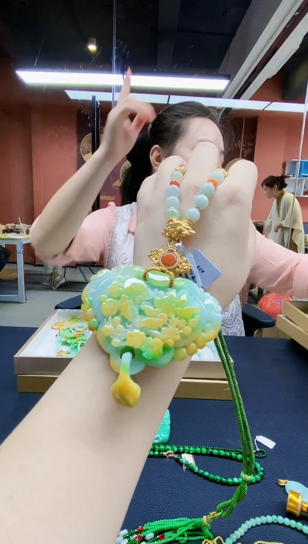 颈饰未镶嵌翡翠翡翠吊坠