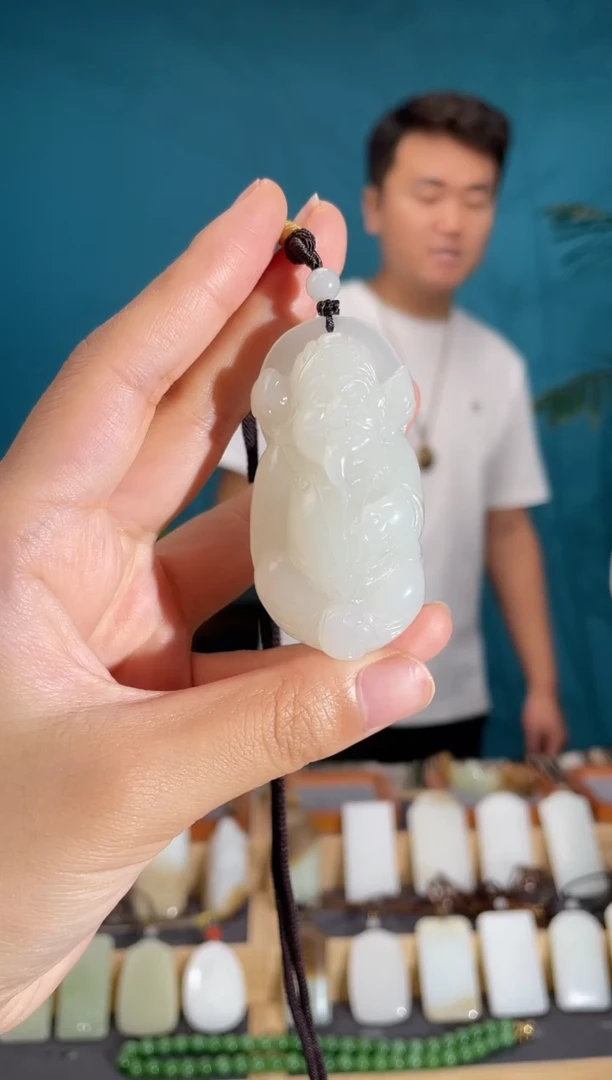 颈饰未镶嵌和田玉1