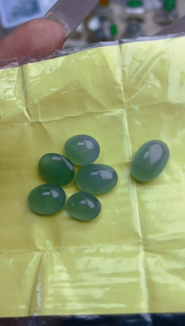定制翡翠未镶嵌天然翡翠蛋面36